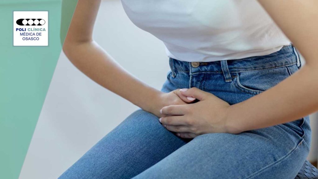 mulher jovem com infecção urinária